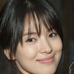 모공까지 보이는 연예인 근접 사진들..피부 ㅎㄷㄷ