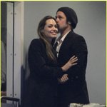 안젤리나에게 키스하는 <b>브래드</b> 피트