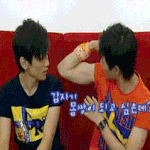 근육자랑 좀 하고 싶었던 <b>샤이니</b> 온유