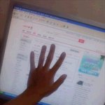 내 손 좀 <b>작음</b> 선물주셈