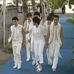 <b>리드</b>자 자리 지켜주는 2pm.