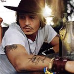 조니뎁의 모자 패션