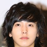 도자기 피부 <b>인증</b>한 남자아이돌 멤버