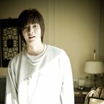 김준의 소년과 <b>늑대</b> 사이...