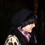 호피<b>무늬</b> 코트입은 아기네스 딘