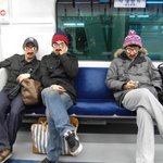 사진有) 지하철문에 구뚜낀 여인을 구해줬습니다