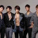 동방 에이벡스 건은 .. 2pm에 가려지나