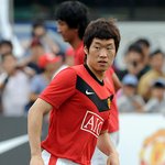 박지성 '골대 불운'..맨유는 칼링컵 2연패