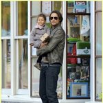 미남 모델아빠와 외출나온 할리<b>베리</b>의 딸