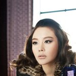 뉴욕에서 <b>화사</b>한 스프링룩 화보 찍은 김아중