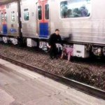 지하철<b>밑</b>에할머니가계신거에요...놀라서...[<b>사진</b>有]