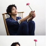 꽃을 든 남자 송중기, 샤<b>방한</b> 최신 사진들