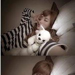 티아라 <b>큐리</b>, 침대에서 잠들기 전 셀카