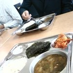 저희 학교 급식의 현실입니다.