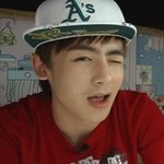 살인<b>윙크</b>하는 남자연예인