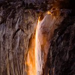 기이한 아름다움, 불타는 <b>폭포</b>