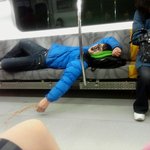 [사진有] 지하철민폐를 실제로보게됫어요...