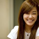 웃는 모습이 예쁜 아이돌 <b>vs</b> 어색한 아이돌