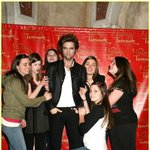 로버트 패틴슨 <b>밀랍인형</b>, 싱크로율 100%