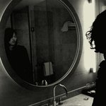 둘<b>이</b> 결혼 <b>이라</b>....  단신 커플들끼리 잘도 어울리겠네