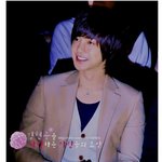 패션쇼 <b>참석</b>한 김현중, 앉아있기만해도 조각