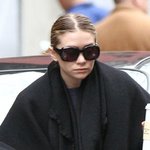 담요같은 코트 걸친 애슐리 <b>올슨</b>ㅎㅎ;