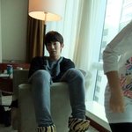 아담부부 남편 조권, 앙증맞은 얼룩<b>무늬</b> 실내화