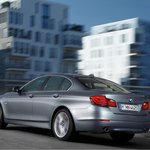 효율적으로 변모한 6세대 bmw.