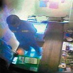 교도소 출신입니다.성폭행범 전자발찌 절대반대합니다.