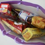 꼬깔콘 손톱만들어서 머리 긁어봤어요!