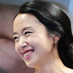 눈가에 <b>주름</b>이 풍성해진 전도연