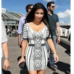 <b>숨</b>쉬면 터져버릴듯! <b>킴</b> 카다시안 아찔한 의상