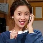 이 사진에 나와있는 귀걸이 구할 수 있을까요??아시는분 플리즈 ㅠ