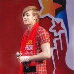 2:8 가르마 금발머리 한 <b>닉쿤</b>, 이건 좀 너무해 ㅠ