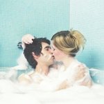 <b>샤워</b>가 기다려지는 거품목욕과 향긋한 <b>바디</b>워시, <b>샤워</b>가운 !