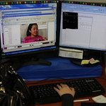 회사에서 <b>시간</b> 빨리 보내기 어렵다<b>vs</b>어렵지 않다.