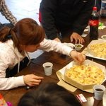 <b>워크</b>샵가서도 피자로 생일파티 해주는 우리회사