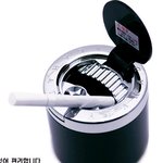 <b>스승</b>의날 재떨이 한번 맞아보자!