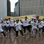 이런 축제 봤어~~끝내주는데....안보면 후회할걸~~