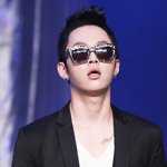성균관대에서 공연하는 비스트 용준형 사진!