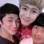 ((사진有)) <b>2pm</b> 닉쿤 찬성과 셀카찍었어요~