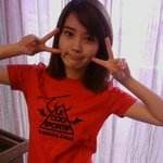 아이유와 똑같은 옷 입은 <b>외국</b>여자~