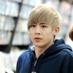 신데렐라 언니 옥택연 옷 빌려입은 <b>닉쿤</b>