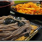 오늘은 시원하게 <b>냉모밀</b>한입하세여!