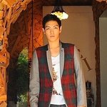 살빠진 빅뱅 탑! <b>날렵</b>해진 턱선 눈에 띄네