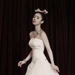 허리 사이즈 22인치라는 <b>홍수아</b>의 웨딩화보
