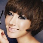 눈<b>화장</b> 해야 예쁜 아이돌 멤버