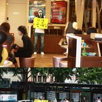 전쟁<b>반대</b> 1인 <b>시위</b> 인증샷有