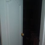 <b>여자</b>만 사는 집에 낯선남자가, 간떨어져 죽을뻔<b>t</b>^<b>t</b>!