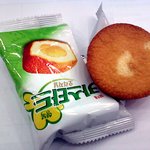 간만에 먹으려는 카스타드에 벌레가 날반겨주다니...